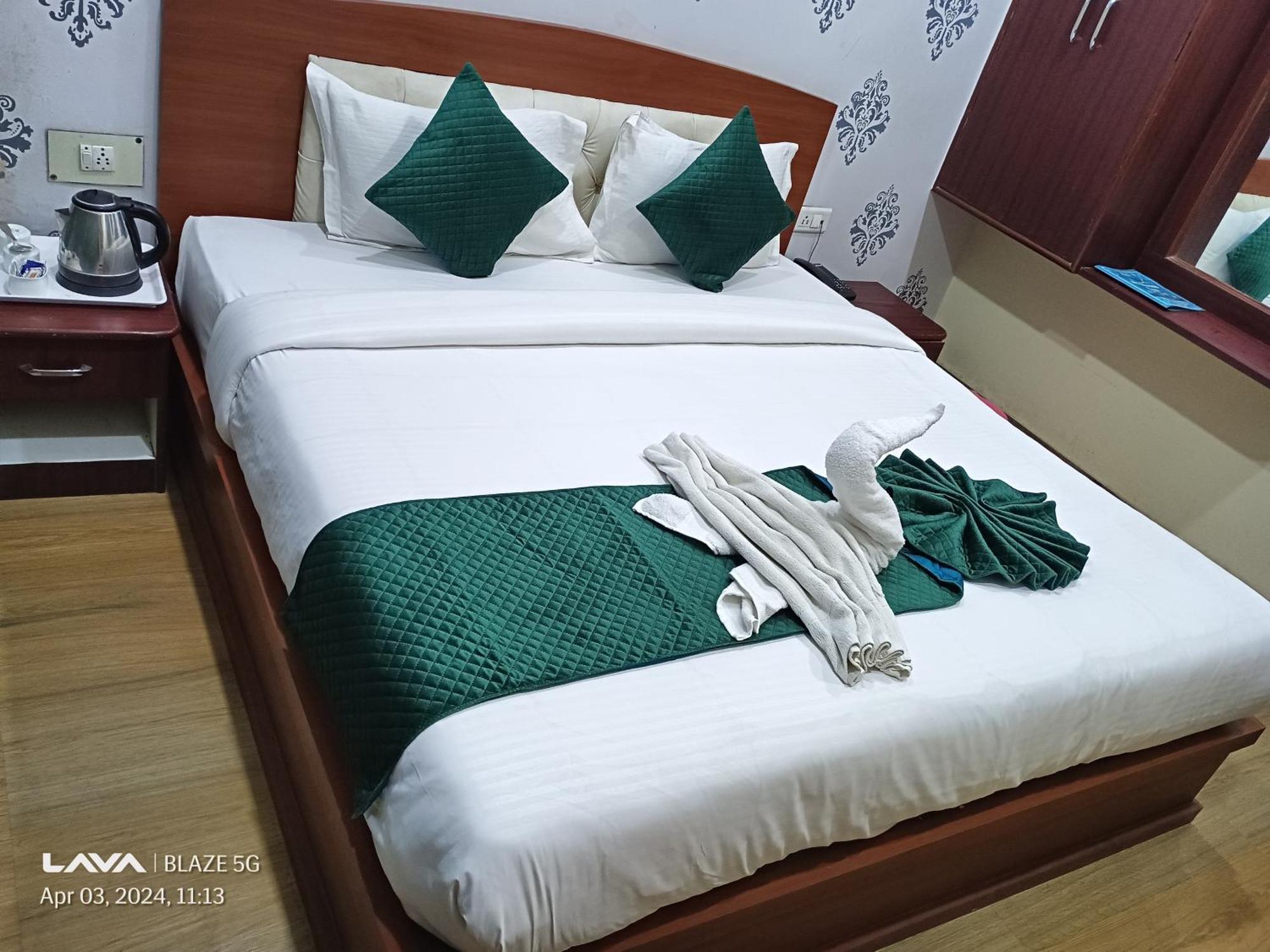 The Century Plaza Hotel Waranasi Zewnętrze zdjęcie